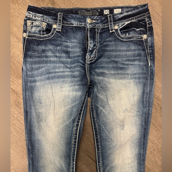 Miss Me Mid Rise Easy Straight - Picture 2 of 6